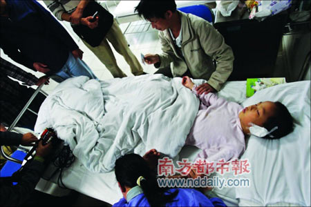 八歲男童被剪耳 3家美容院愿免費造耳