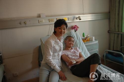 楊讕用周杰倫簽名博災區女孩一笑