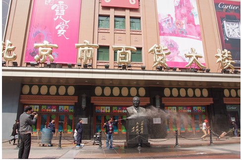 五一節(jié)假還原勞動本色 公益清洗喚醒公民責(zé)任