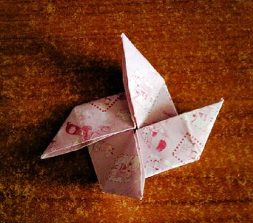 六一兒童節(jié)手工制作：手工折紙大風(fēng)車