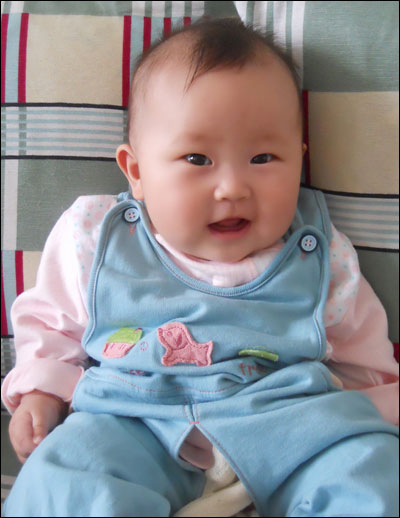 新生兒吐奶嚴重怎么辦