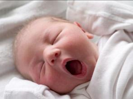 新生兒腹瀉綠色是怎么回事