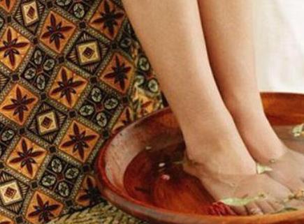 坐月子泡腳的注意事項