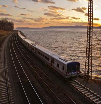 《Taking the Train》RAZ繪本翻譯及pdf資源下載