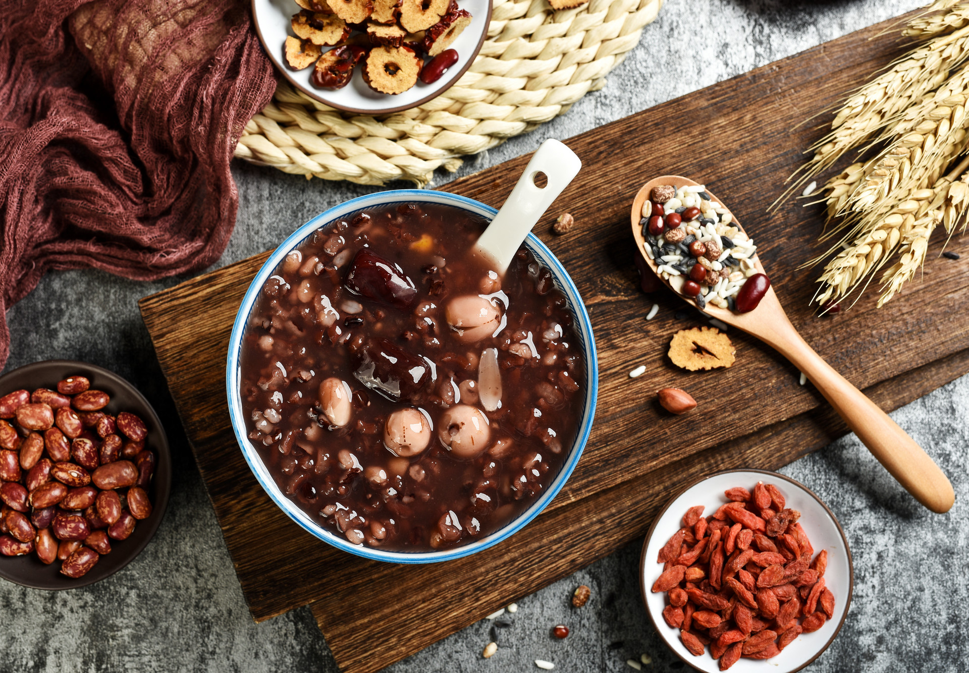 2022年臘八節出生的寶寶好不好