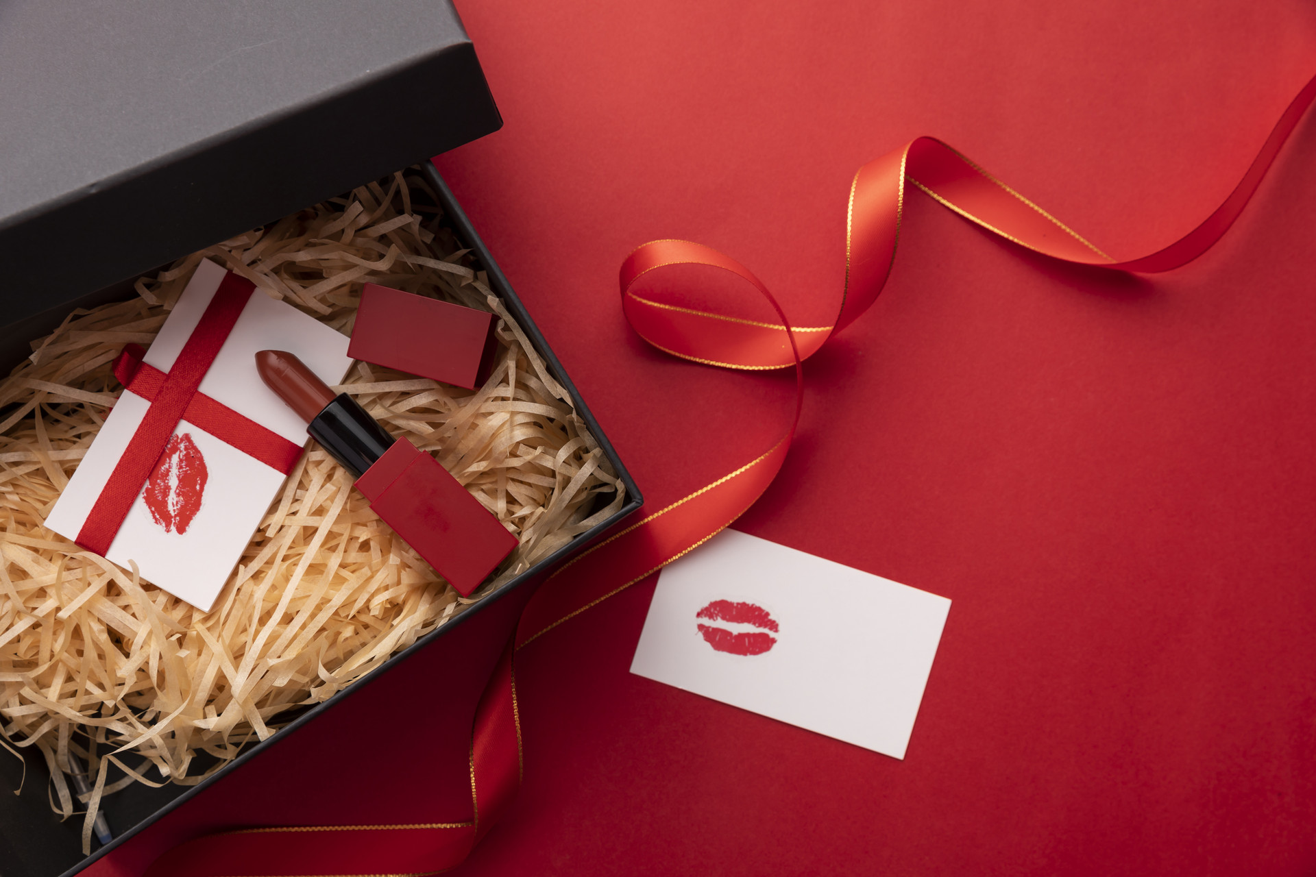 三八婦女節(jié)公司送福利什么東西好