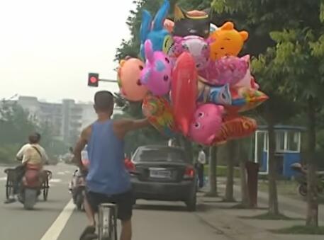 我那年送你的灰太狼氣球過時了什么意思