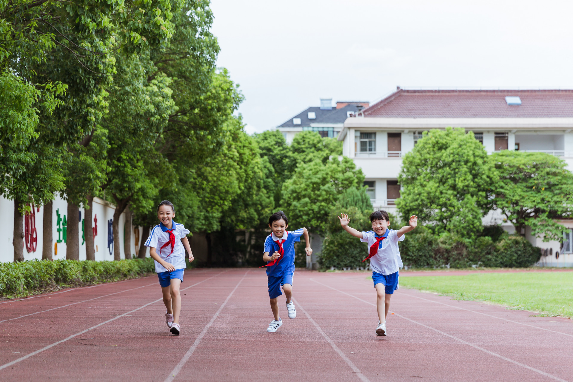 小學三年級作文：課間十分鐘