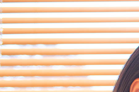 孩子邊吃飯邊看電視，怎么辦?