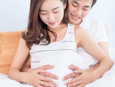 宮縮陣痛可以喝水嗎 宮縮陣痛可以上廁所嗎