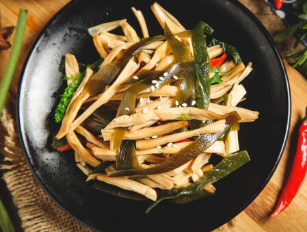 哺乳期吃黃花菜寶寶脹氣嗎