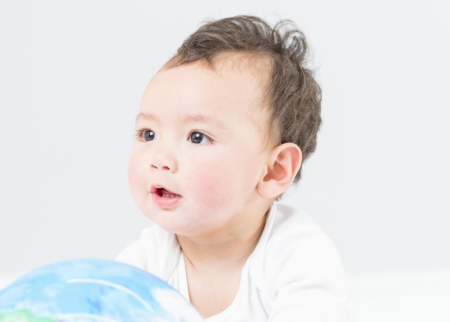 新生兒咽喉炎有什么表現?