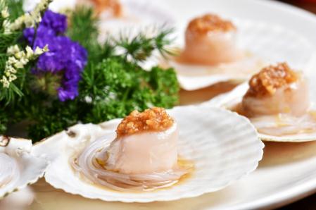 扇貝粉絲蒜蓉蒸幾分鐘