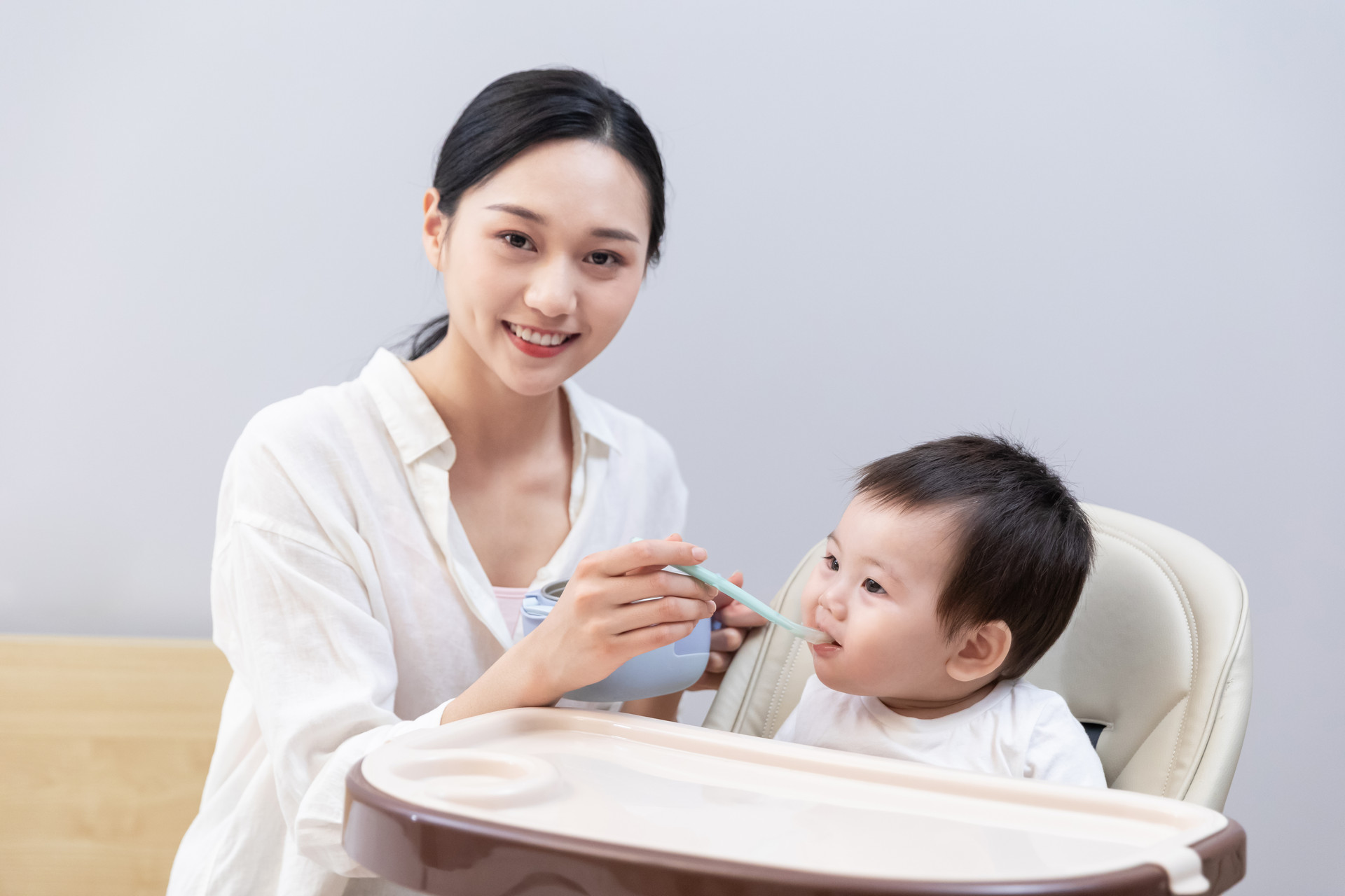 寶寶舌頭往一邊歪怎么回事