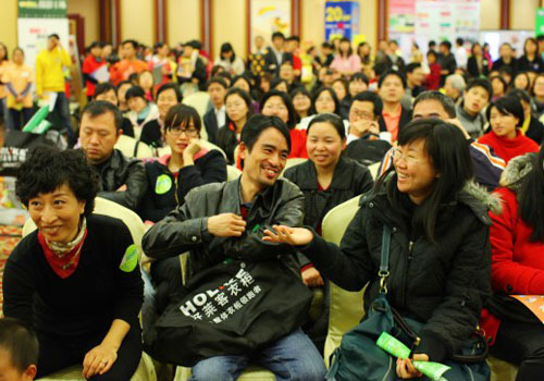 首屆廣州媽媽網早教抱抱團引爆羊城